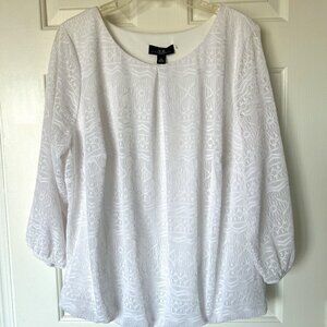 AGB Woman White Elastic front bottom SZ  1X  3/4 Sleeves/Lace Trim, Lined